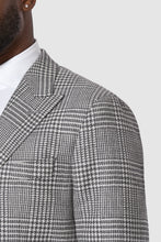 Load image into Gallery viewer, New SUITREVIEW Elmhurst Off White Storm Gray Check Wool and Silk Suit - Size 40R (Relaxed Fit)